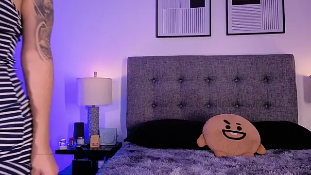 Snapshot of mandi4pole_ chatting on 02/04/26, 11:09 mandi4pole online show from 02/04/26, 11:09