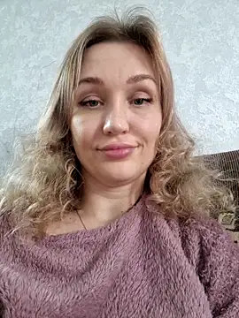 Snapshot of ModelEva chatting on 03/19/25, 12:45 ModelEva online show from 03/19/25, 12:45