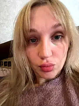 Snapshot of ModelEva chatting on 10/01/25, 08:53 ModelEva online show from 10/01/25, 08:53