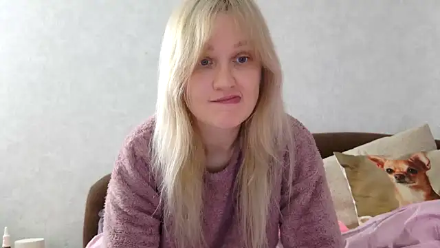 Snapshot of ModelEva chatting on 10/11/25, 09:19 ModelEva online show from 10/11/25, 09:19