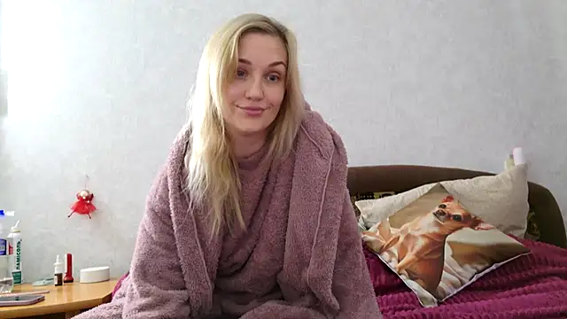 Snapshot of ModelEva chatting on 10/24/25, 06:21 ModelEva online show from 10/24/25, 06:21