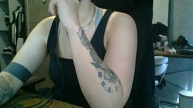 geilmeisje98 online show from 10/02/25, 12:01