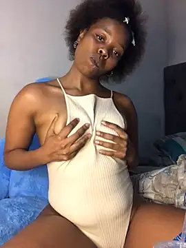 Snapshot of cherryontopy chatting on 01/01/25, 09:31 cherryontopy online show from 01/01/25, 09:31