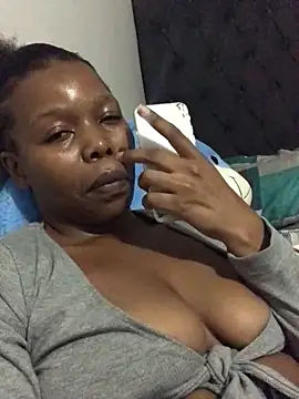 Snapshot of cherryontopy chatting on 01/02/25, 08:02 cherryontopy online show from 01/02/25, 08:02