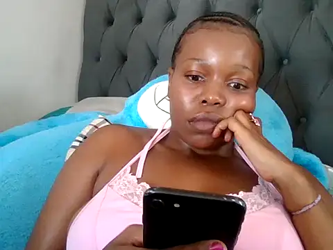 Snapshot of cherryontopy chatting on 02/19/25, 12:22 cherryontopy online show from 02/19/25, 12:22