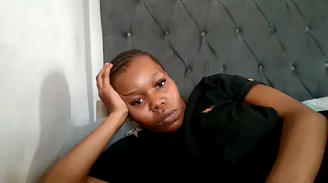 Snapshot of cherryontopy chatting on 02/27/25, 07:44 cherryontopy online show from 02/27/25, 07:44