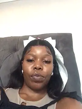 Snapshot of cherryontopy chatting on 03/03/25, 04:46 cherryontopy online show from 03/03/25, 04:46