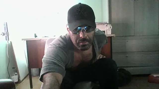Snapshot of MILITARS chatting on 06/27/26, 12:15 MILITARS online show from 06/27/26, 12:15