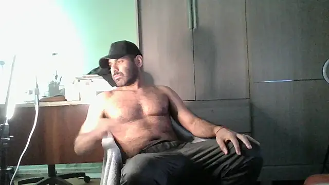 Snapshot of MILITARS chatting on 07/17/26, 04:30 MILITARS online show from 07/17/26, 04:30