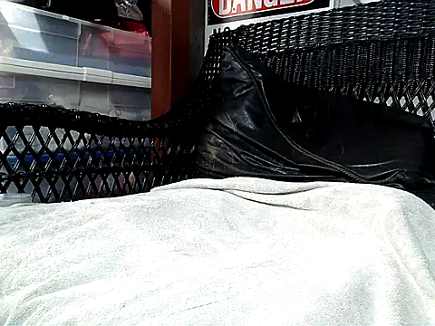 HungHawaiian808xh online show from 09/18/25, 08:38