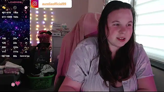 Snapshot of AureliaWinter chatting on 05/17/26, 06:37 AureliaWinter online show from 05/17/26, 06:37
