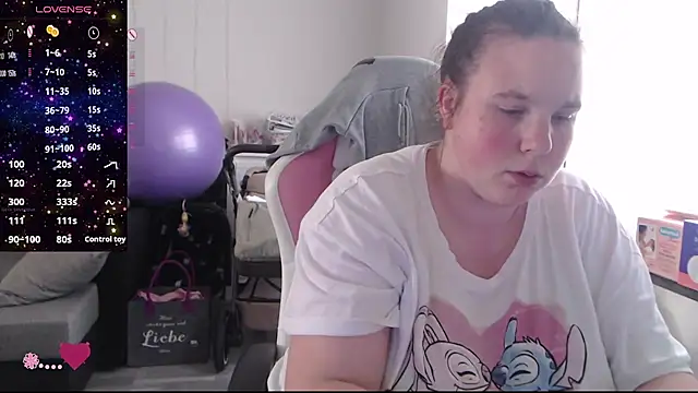 Snapshot of AureliaWinter chatting on 06/15/26, 03:58 AureliaWinter online show from 06/15/26, 03:58