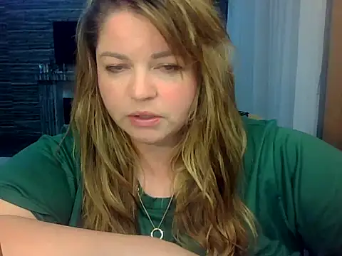 cute  cherry online show from 05/25/26, 08:15
