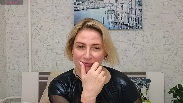 Lady Murenza online show from 02/17/25, 10:25