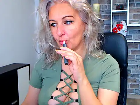 angel devil milf online show from 12/03/24, 12:16