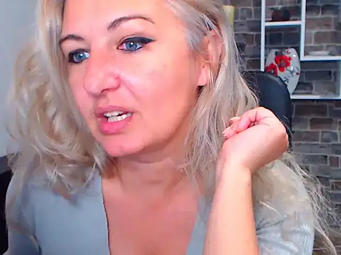 angel devil milf online show from 01/31/25, 03:22