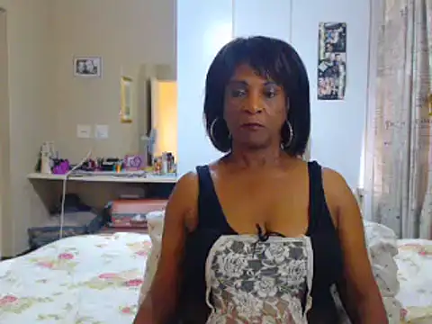 Snapshot of Hotgrannyx chatting on 12/21/24, 06:19 Hotgrannyx online show from 12/21/24, 06:19
