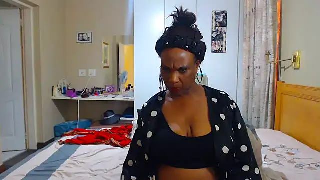 Snapshot of Hotgrannyx chatting on 01/28/25, 11:28 Hotgrannyx online show from 01/28/25, 11:28