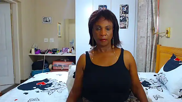 Snapshot of Hotgrannyx chatting on 02/13/25, 06:09 Hotgrannyx online show from 02/13/25, 06:09