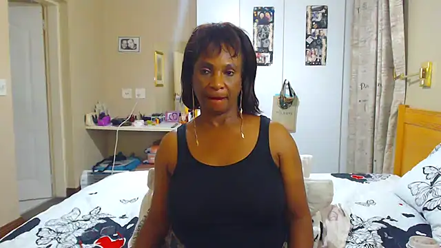 Snapshot of Hotgrannyx chatting on 02/25/25, 10:04 Hotgrannyx online show from 02/25/25, 10:04