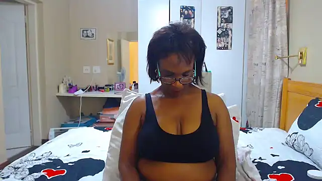 Snapshot of Hotgrannyx chatting on 03/06/25, 08:08 Hotgrannyx online show from 03/06/25, 08:08