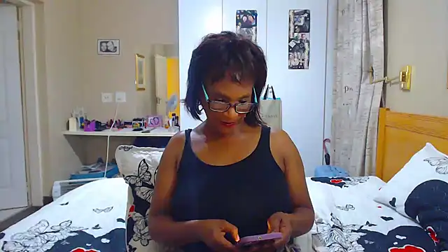 Snapshot of Hotgrannyx chatting on 03/09/25, 07:37 Hotgrannyx online show from 03/09/25, 07:37