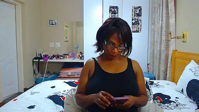 Snapshot of Hotgrannyx chatting on 03/12/25, 03:40 Hotgrannyx online show from 03/12/25, 03:40