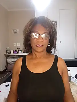 Snapshot of Hotgrannyx chatting on 10/15/25, 04:23 Hotgrannyx online show from 10/15/25, 04:23