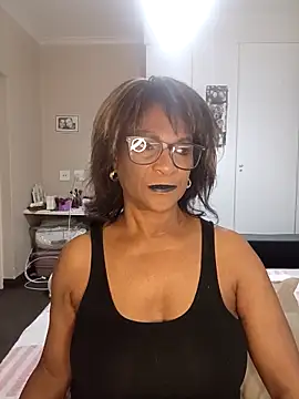 Snapshot of Hotgrannyx chatting on 10/21/25, 04:02 Hotgrannyx online show from 10/21/25, 04:02
