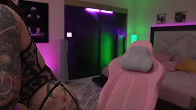 GirlGogo online show from 12/13/25, 09:20