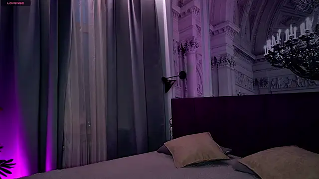 Snapshot of SofiaFoster_ chatting on 01/10/25, 01:52 SofiaFoster online show from 01/10/25, 01:52