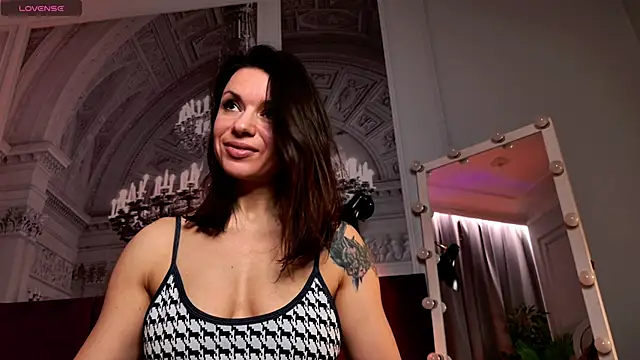 Snapshot of SofiaFoster_ chatting on 02/17/25, 07:42 SofiaFoster online show from 02/17/25, 07:42