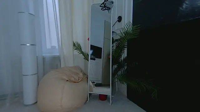 Snapshot of SofiaFoster_ chatting on 10/10/25, 05:50 SofiaFoster online show from 10/10/25, 05:50
