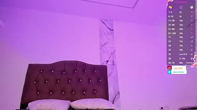 Snapshot of alysson_18 chatting on 10/13/25, 01:22 alysson 18 online show from 10/13/25, 01:22