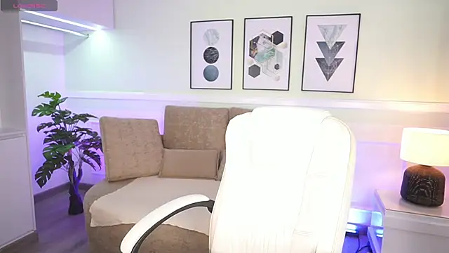 MaddyWattson online show from 12/02/25, 11:37