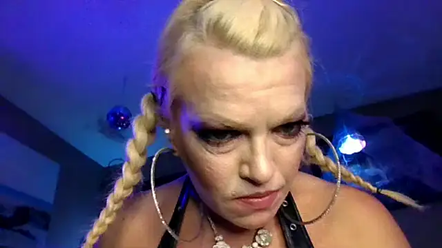 Snapshot of marilyn420 chatting on 12/02/25, 08:30 marilyn420 online show from 12/02/25, 08:30