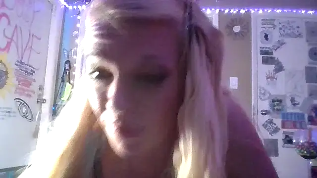marilyn420 online show from 05/03/26, 04:51