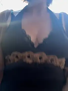 Snapshot of TopsyWilde chatting on 01/07/25, 08:34 TopsyWilde online show from 01/07/25, 08:34