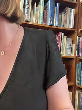 Snapshot of TopsyWilde chatting on 01/14/25, 11:31 TopsyWilde online show from 01/14/25, 11:31