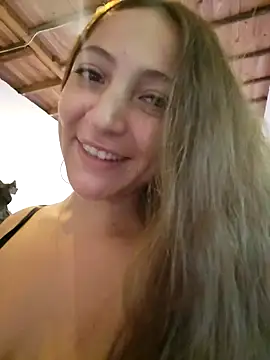 Snapshot of VickyHoult chatting on 12/21/24, 10:30 VickyHoult online show from 12/21/24, 10:30