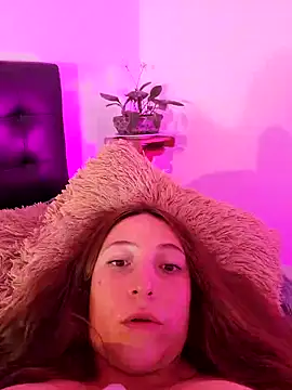 Snapshot of VickyHoult chatting on 01/24/25, 10:19 VickyHoult online show from 01/24/25, 10:19