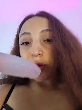 Snapshot of VickyHoult chatting on 03/03/25, 09:05 VickyHoult online show from 03/03/25, 09:05