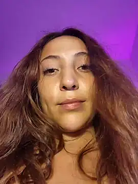 Snapshot of VickyHoult chatting on 03/08/25, 12:00 VickyHoult online show from 03/08/25, 12:00