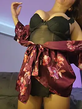 Snapshot of VickyHoult chatting on 10/23/25, 07:45 VickyHoult online show from 10/23/25, 07:45