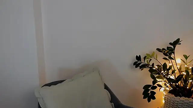 Snapshot of Xentthia chatting on 03/27/26, 03:45 Xentthia online show from 03/27/26, 03:45