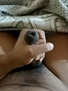 Snapshot of Deluxe_dick chatting on 10/17/25, 01:14 Deluxe dick online show from 10/17/25, 01:14