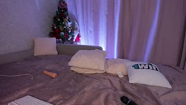 Snapshot of Kitty_Ricky chatting on 01/04/25, 08:16 Kitty Ricky online show from 01/04/25, 08:16