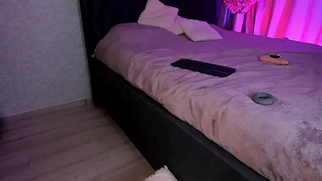 Snapshot of Kitty_Ricky chatting on 10/07/25, 04:15 Kitty Ricky online show from 10/07/25, 04:15