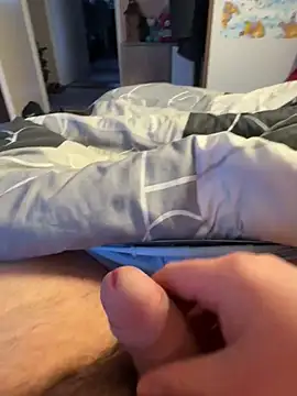 Snapshot of Tomi2244 chatting on 12/17/25, 02:23 Tomi2244 online show from 12/17/25, 02:23