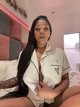 Snapshot of sexyTHANDO chatting on 05/17/26, 08:38 sexyTHANDO online show from 05/17/26, 08:38